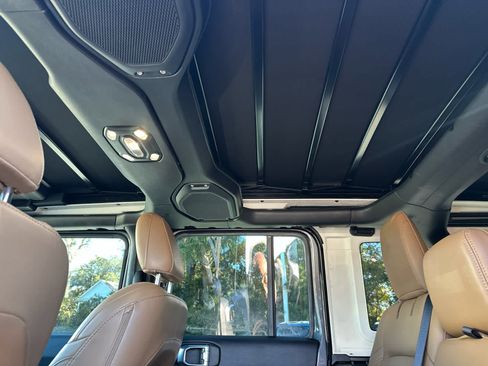 Used 2021 Jeep Wrangler Unlimited Sahara image 16