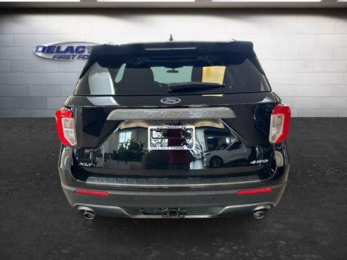 Used 2023 Ford Explorer XLT w/ Equipment Group 202A AWD/4WD image 4