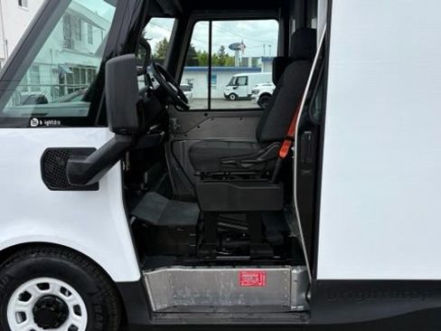 Used 2024 Chevrolet Brightdrop 400 w/ Commercial Equipment Package AWD/4WD image 11
