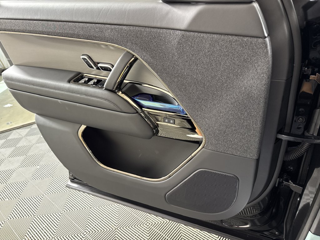 New 2027 Land Rover Range Rover Sport SE AWD/4WD image 26