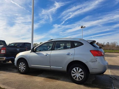 Used 2014 Nissan Rogue S w/ Convenience Package image 3