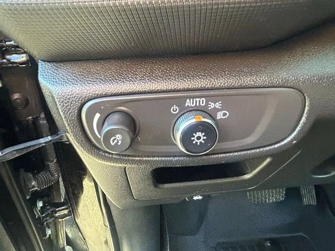 Used 2023 Chevrolet TrailBlazer LS FWD image 33