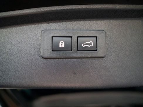 Used 2025 Subaru Outback Touring XT image 11