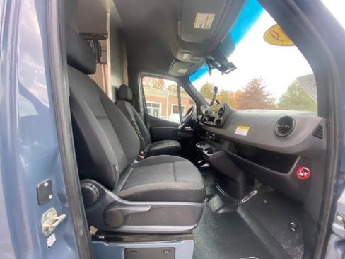 Used 2019 Mercedes-Benz Sprinter 170 image 24