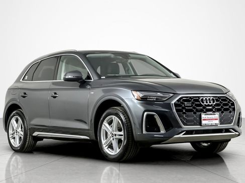 Used 2022 Audi Q5 e Premium w/ Convenience Package image 7