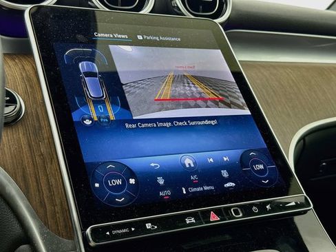 Used 2025 Mercedes-Benz GLC 300 4MATIC image 13