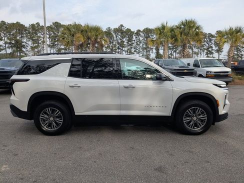 New 2026 Chevrolet Traverse LT image 3