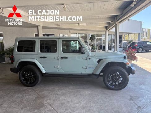 Used 2023 Jeep Wrangler Unlimited Sahara AWD/4WD image 2