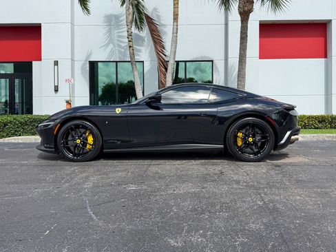 Used 2021 Ferrari Roma RWD image 13