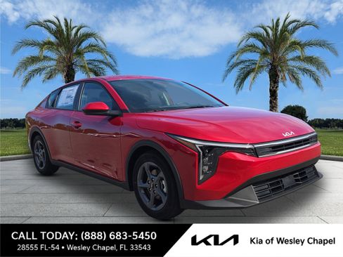 New 2025 Kia K4 LXS image 1