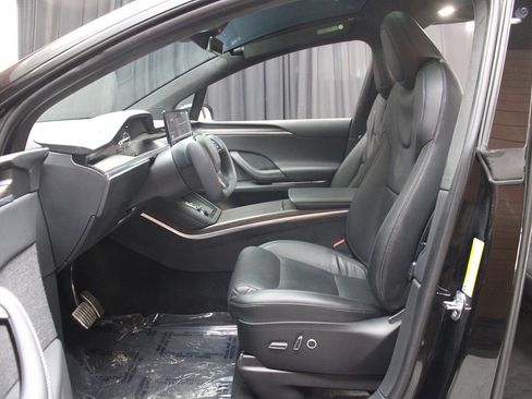 Used 2022 Tesla Model X image 48