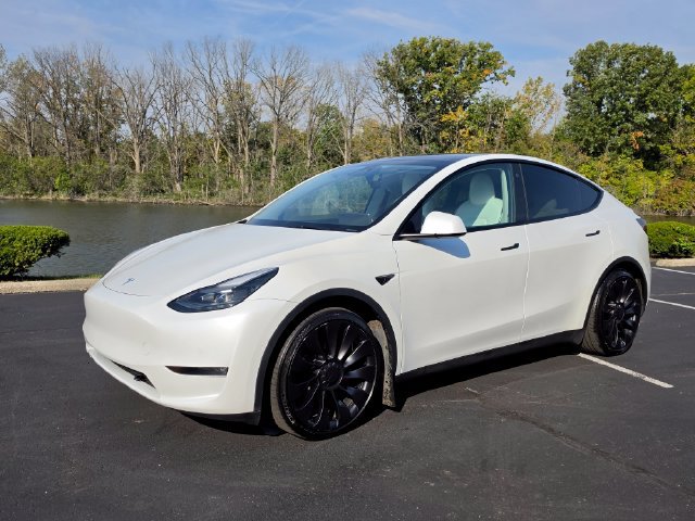 Used 2022 Tesla Model Y Performance AWD/4WD image 16