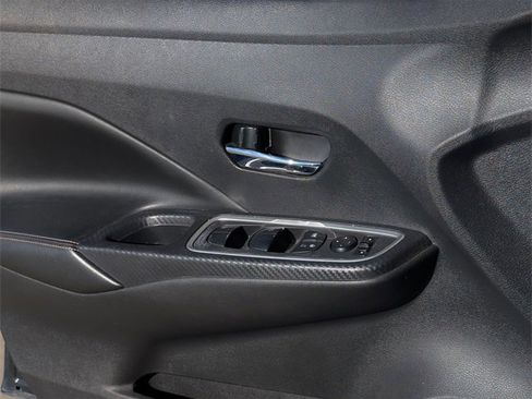 Used 2020 Nissan Versa SR w/ Convenience Package image 22