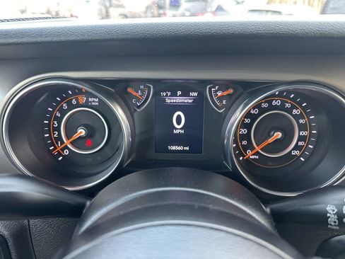 Used 2018 Jeep Wrangler Unlimited Sport S image 25