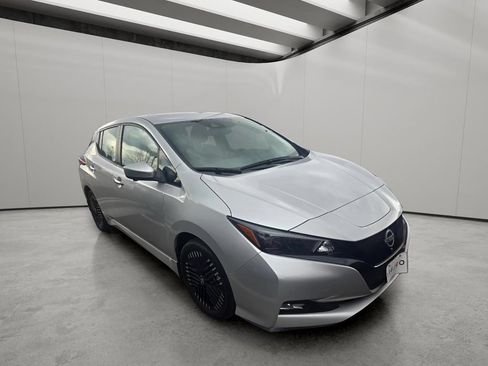 Used 2024 Nissan Leaf SV Plus FWD image 9