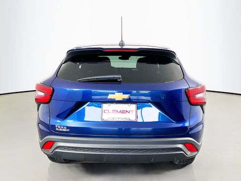 Used 2024 Chevrolet Trax LS FWD image 7