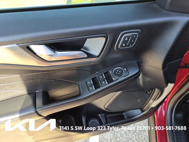 Used 2021 Ford Escape Titanium AWD/4WD image 25