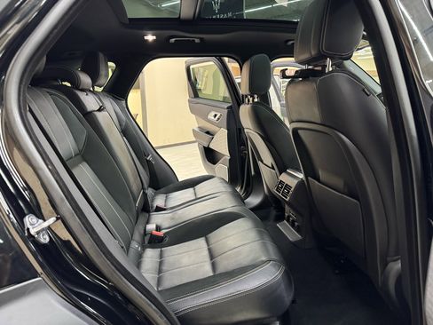 Used 2018 Land Rover Range Rover Velar R-Dynamic SE image 34