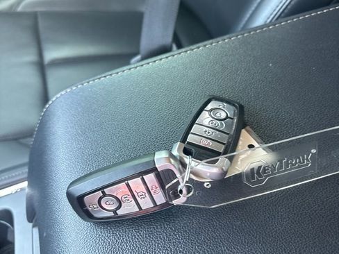 Used 2024 Ford Expedition XLT RWD image 36