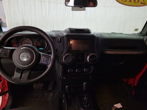 Used 2015 Jeep Wrangler Unlimited Sport image 4