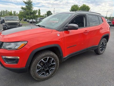 Used 2019 Jeep Compass Trailhawk w/ Cold Weather Group AWD/4WD image 15