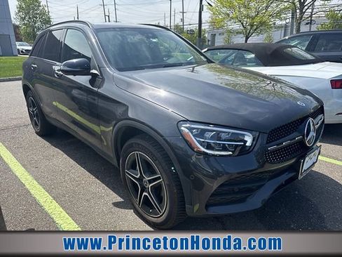 Used 2022 Mercedes-Benz GLC 300 4MATIC image 1