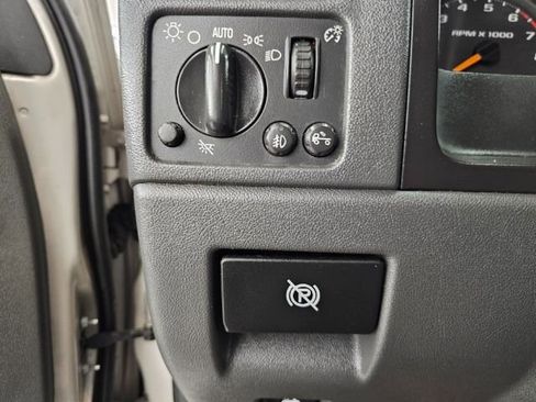 Used 2005 Chevrolet Colorado LS image 12