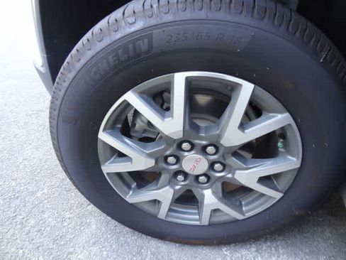 Used 2023 GMC Acadia SLE w/ Driver Convenience Package FWD image 41