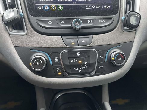 Used 2021 Chevrolet Malibu LS image 40