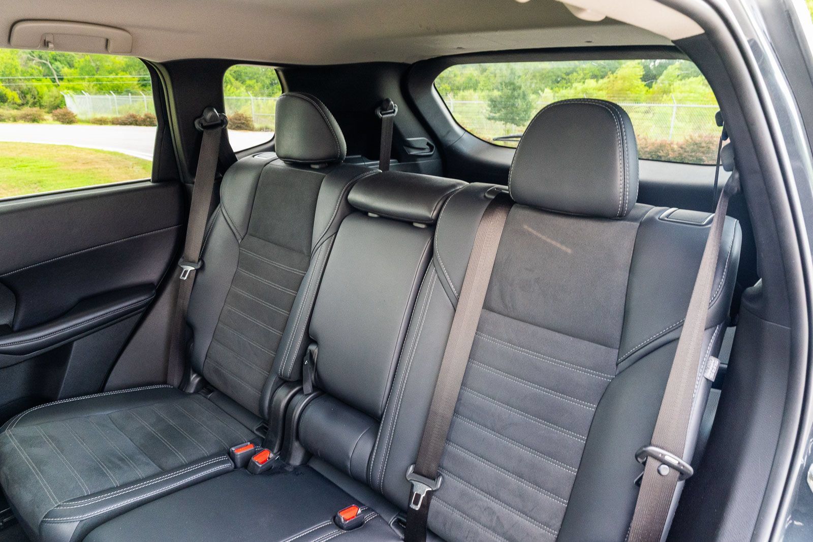 Used 2025 Mitsubishi Outlander SE FWD image 17