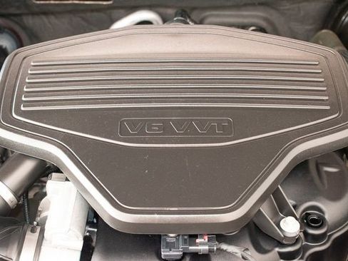 Used 2017 GMC Acadia Denali w/ Technology Package AWD/4WD image 4