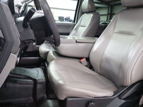 Used 2018 Ford F250 XL w/ Power Equipment Group AWD/4WD image 29