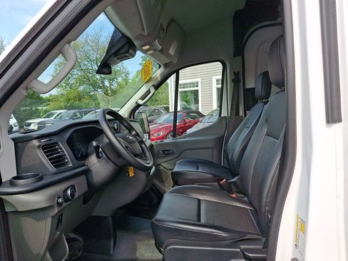 Used 2025 Ford Transit 250 148 Medium Roof RWD image 14