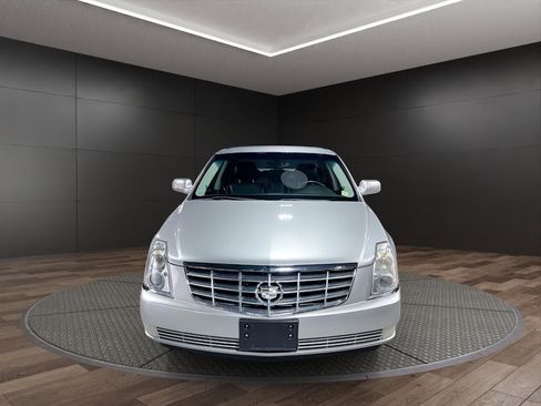 Used 2008 Cadillac DTS image 3