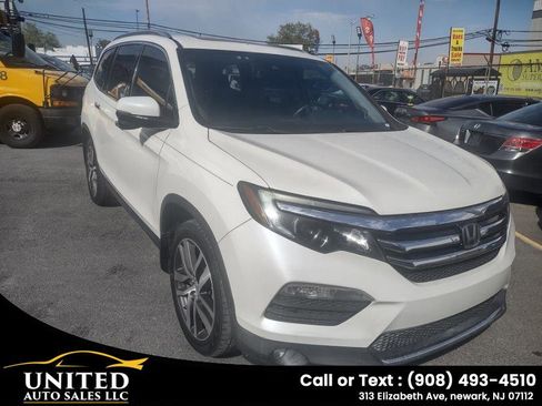 Used 2016 Honda Pilot Touring image 6