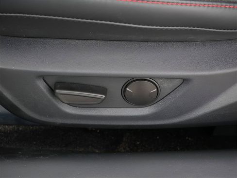 Used 2025 Ford Mustang GT Premium image 16