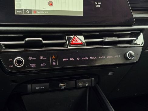 Certified 2023 Kia Niro Wind w/ Wind Preserve Package FWD image 33