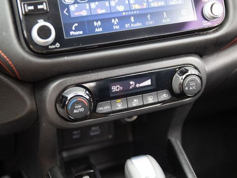 Used 2023 Nissan Kicks SR image 13