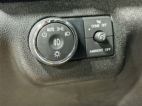 Used 2017 Chevrolet Traverse LT image 12