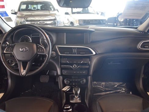 Used 2018 INFINITI QX30 Premium w/ Navigation Package AWD/4WD image 39