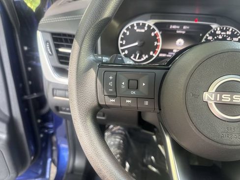 Used 2023 Nissan Rogue SV FWD image 16