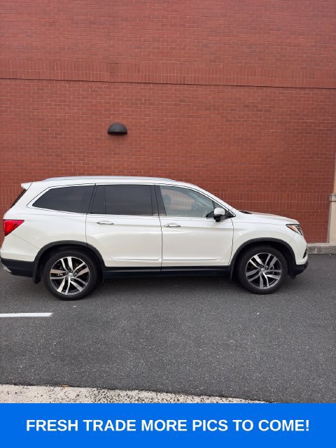 Used 2016 Honda Pilot Touring image 1