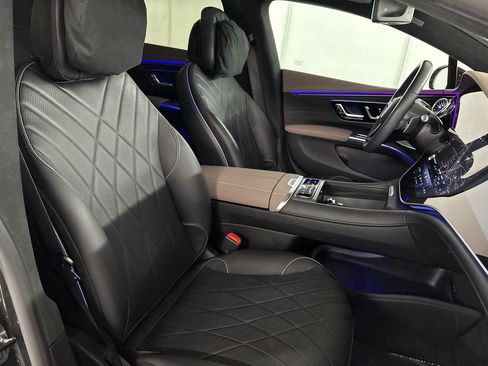 Certified 2023 Mercedes-Benz EQS 580 4MATIC Sedan w/ Exclusive Trim Package image 31