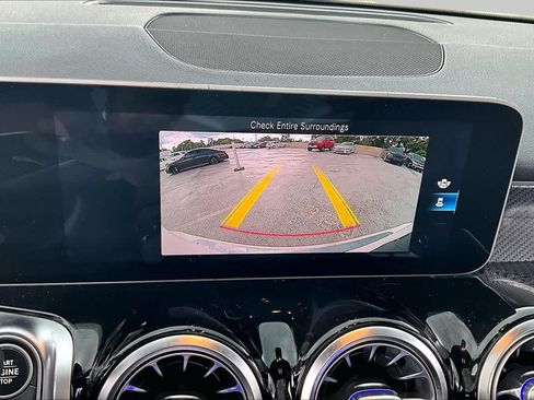 Used 2021 Mercedes-Benz GLB 250 w/ AMG Line image 26
