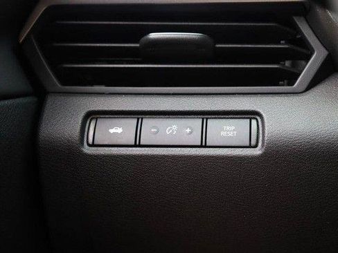 Used 2025 Nissan Altima 2.5 SV FWD image 18