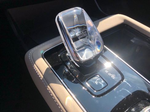 New 2026 Volvo XC90 B6 Plus w/ Protection Package Premier image 31