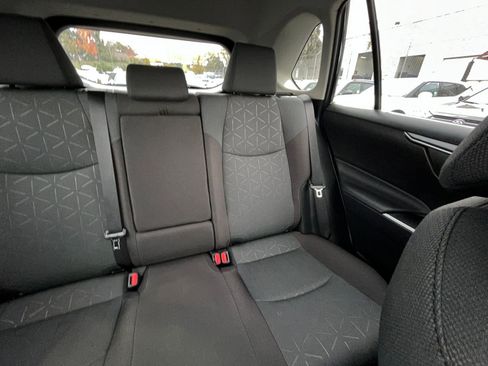 Used 2025 Toyota RAV4 XLE image 38