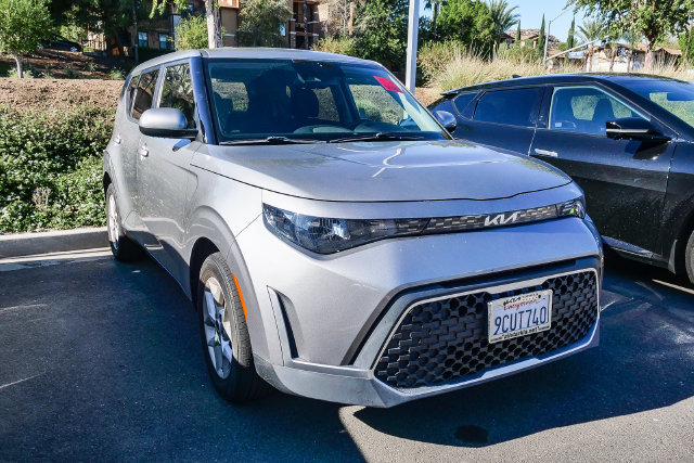 Certified 2023 Kia Soul S FWD image 1