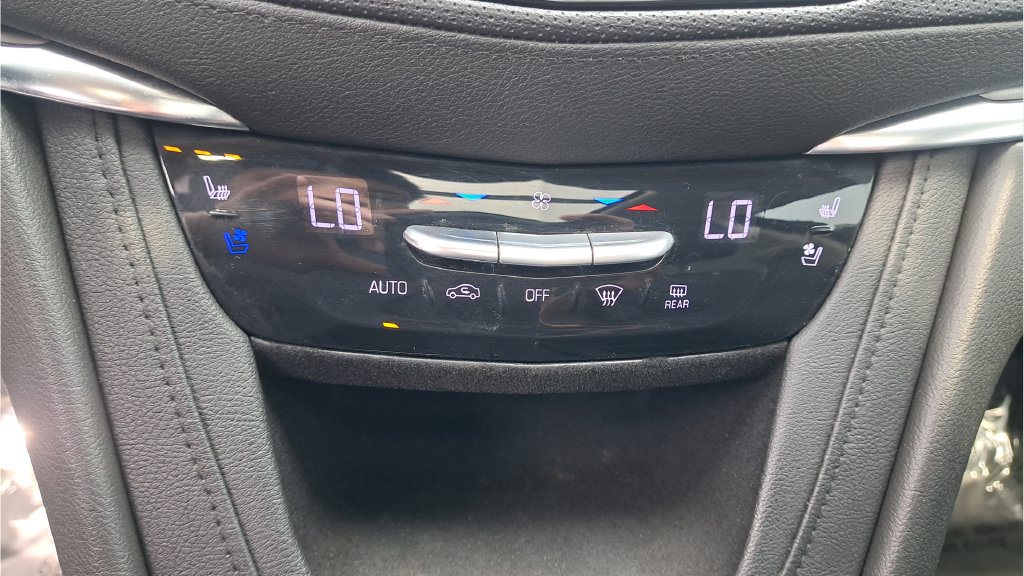 Used 2017 Cadillac XT5 Premium Luxury AWD/4WD image 14