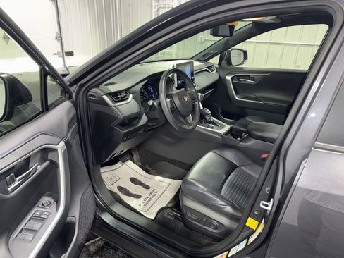 Used 2019 Toyota RAV4 XSE w/ Protection Package image 18